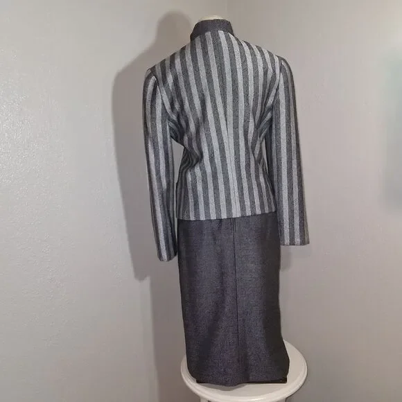 Louis Feraud Gray 2 Piece Jacket & Midi Skirt Set Size 8 - Picture 4 of 16